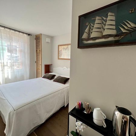 Les Petits Volets 2 Bed & Breakfast Антиб Екстериор снимка