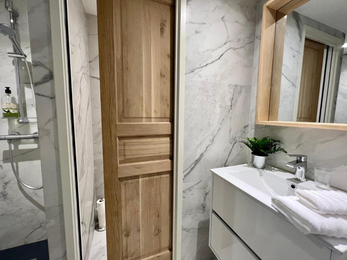Les Petits Volets 2 Bed & Breakfast Антиб Екстериор снимка
